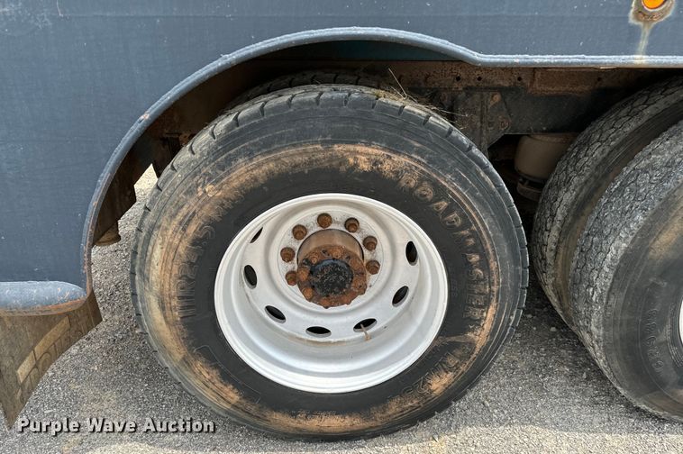 image for item IE9030 1996 Peterbilt  379 vacuum truck