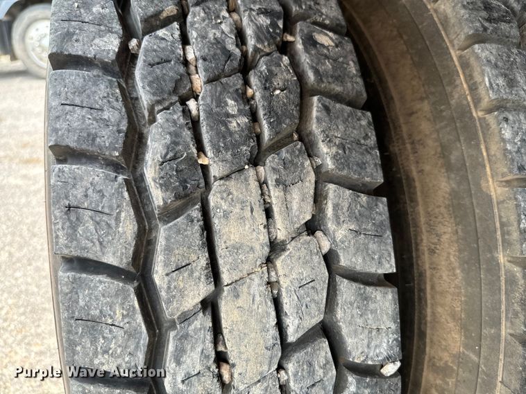 image for item IE9030 1996 Peterbilt  379 vacuum truck