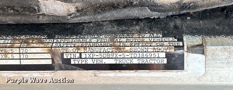 image for item IE9030 1996 Peterbilt  379 vacuum truck