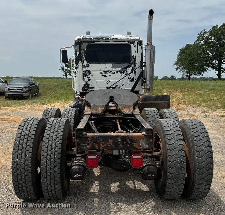 image for item IE9032 2007 Mack CTP713 semi truck