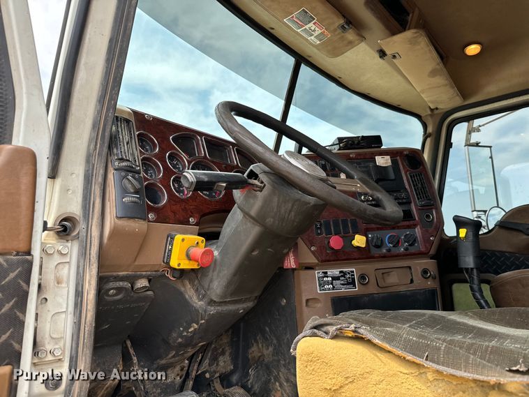 image for item IE9032 2007 Mack CTP713 semi truck