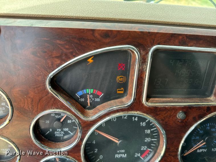 image for item IE9032 2007 Mack CTP713 semi truck