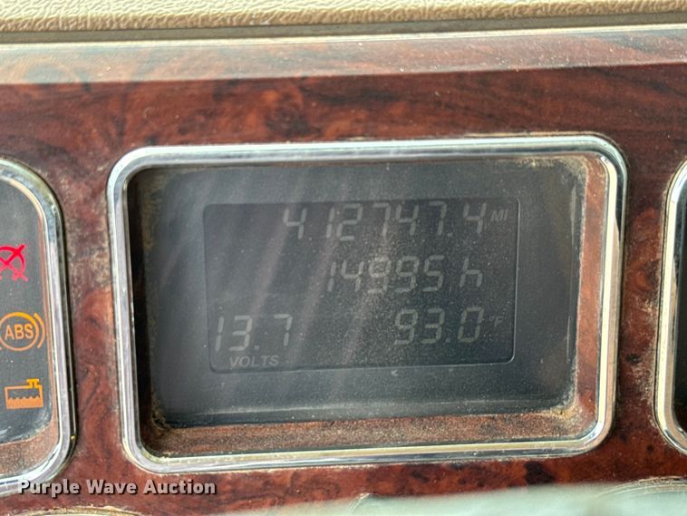 image for item IE9032 2007 Mack CTP713 semi truck