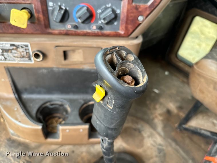 image for item IE9032 2007 Mack CTP713 semi truck