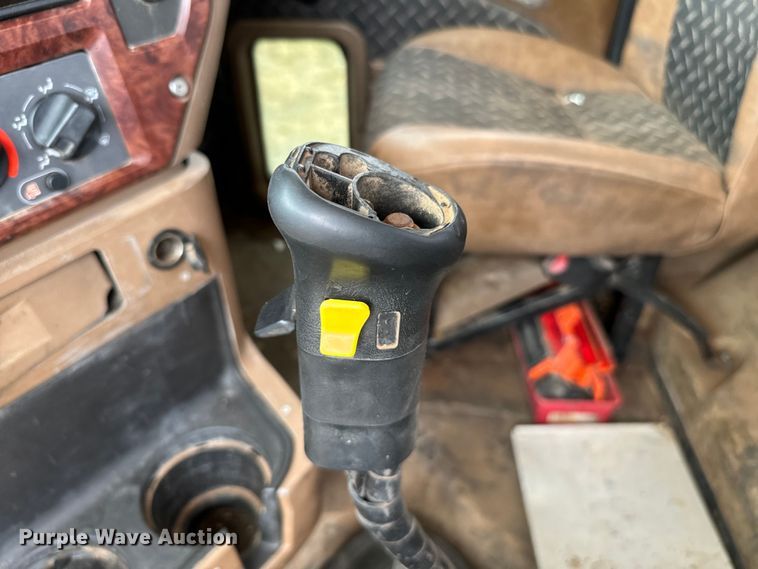 image for item IE9032 2007 Mack CTP713 semi truck