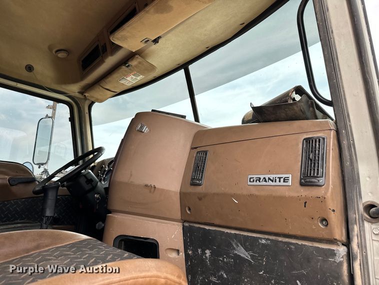 image for item IE9032 2007 Mack CTP713 semi truck