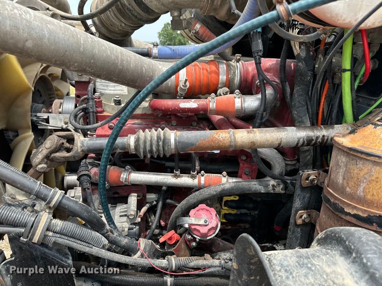 image for item IE9032 2007 Mack CTP713 semi truck