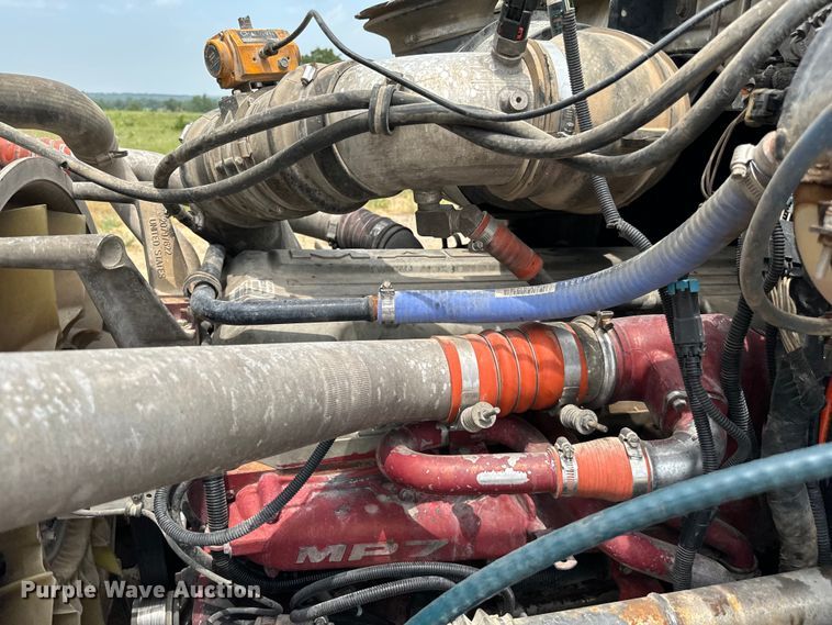 image for item IE9032 2007 Mack CTP713 semi truck