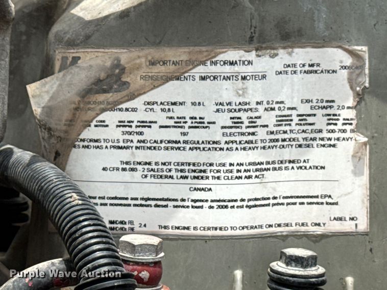 image for item IE9032 2007 Mack CTP713 semi truck