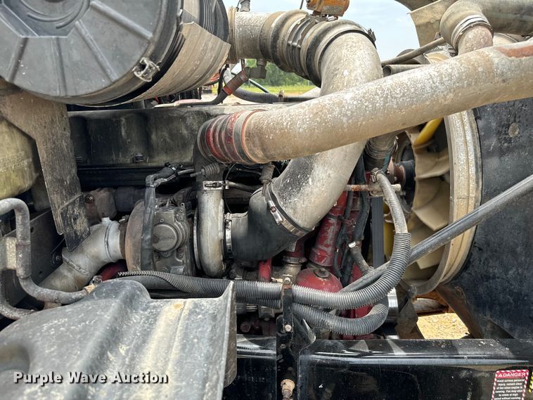 image for item IE9032 2007 Mack CTP713 semi truck