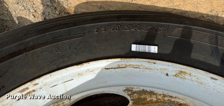 image for item IE9032 2007 Mack CTP713 semi truck