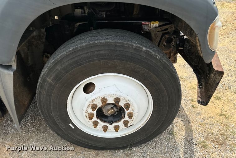 image for item IE9032 2007 Mack CTP713 semi truck