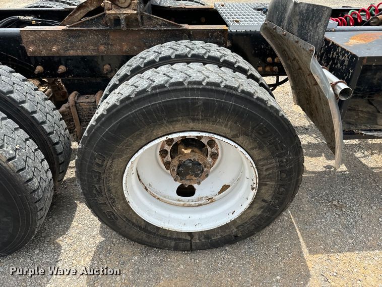 image for item IE9032 2007 Mack CTP713 semi truck