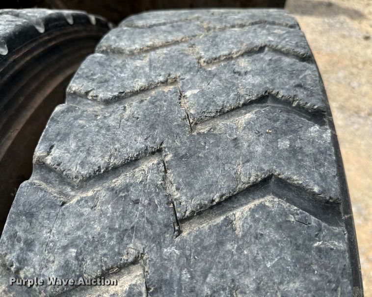 image for item IE9032 2007 Mack CTP713 semi truck