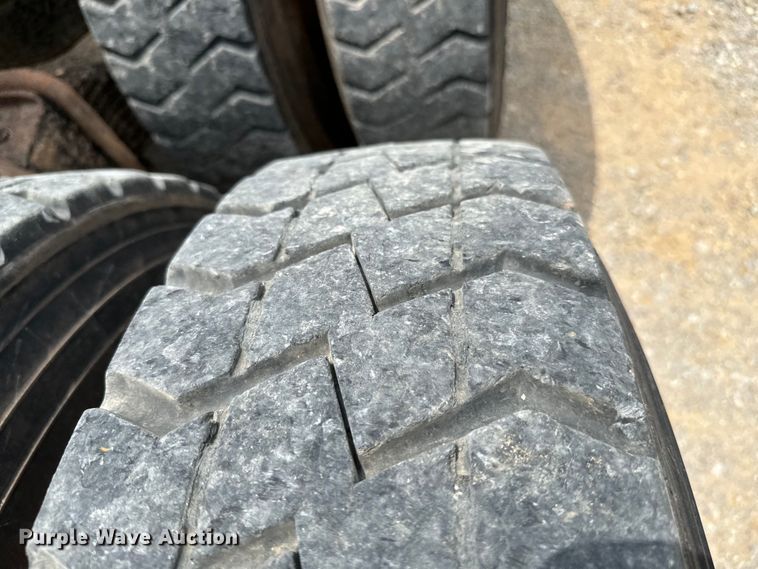 image for item IE9032 2007 Mack CTP713 semi truck