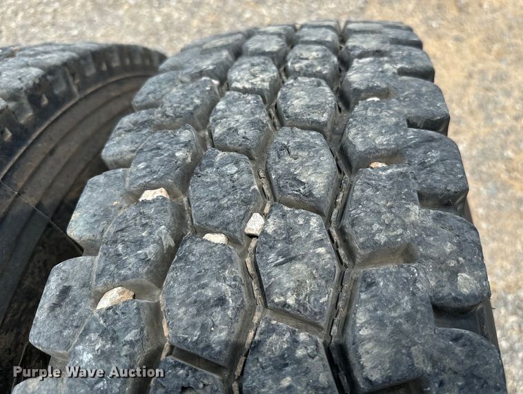 image for item IE9032 2007 Mack CTP713 semi truck