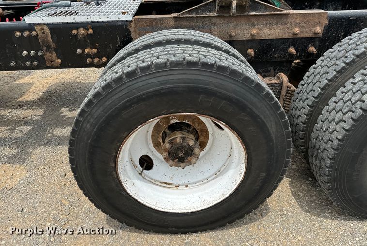 image for item IE9032 2007 Mack CTP713 semi truck