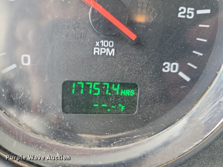 image for item KB9015 2010 Kenworth T800 fuel truck