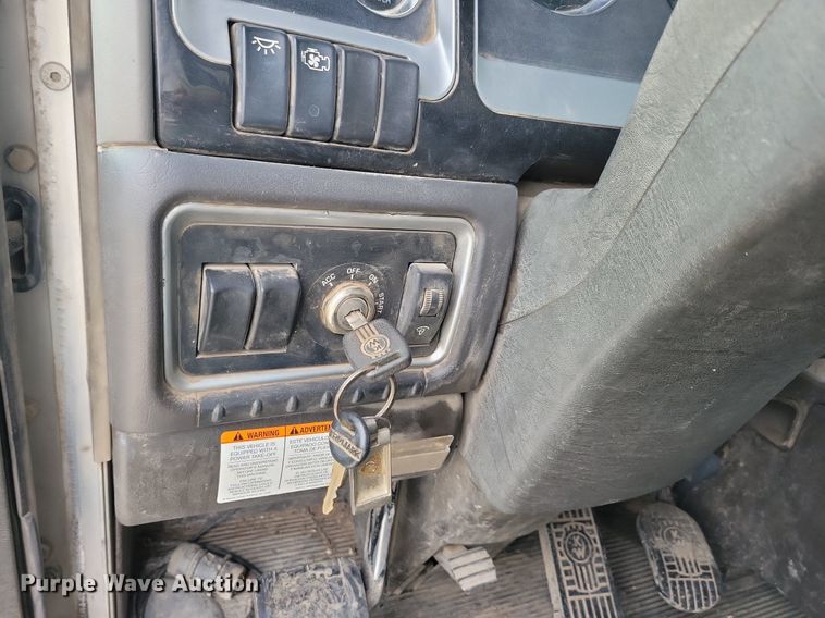 image for item KB9015 2010 Kenworth T800 fuel truck