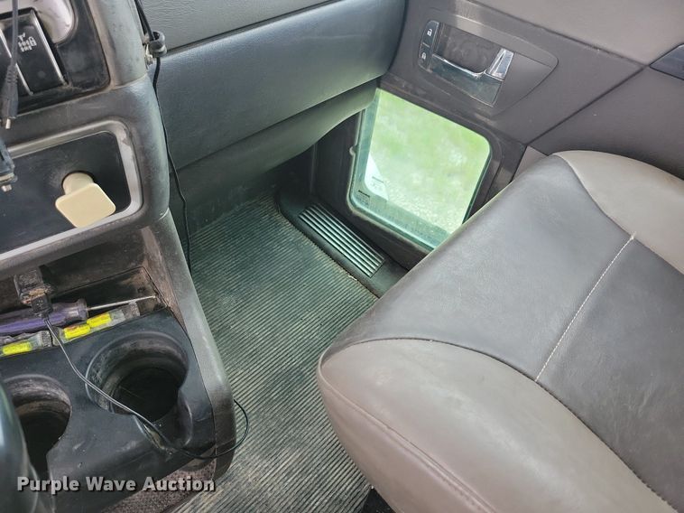 image for item KB9015 2010 Kenworth T800 fuel truck