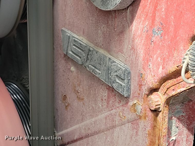 image for item KB9015 2010 Kenworth T800 fuel truck