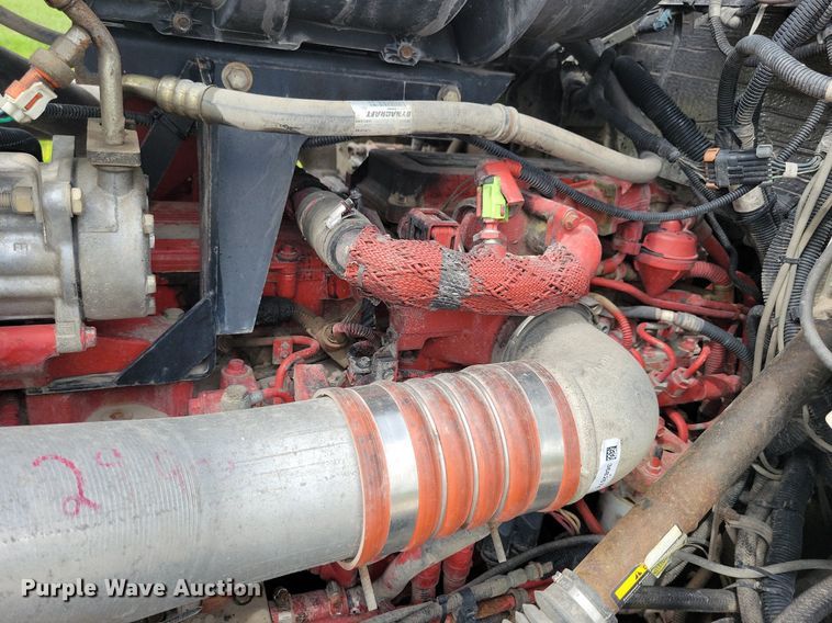 image for item KB9015 2010 Kenworth T800 fuel truck