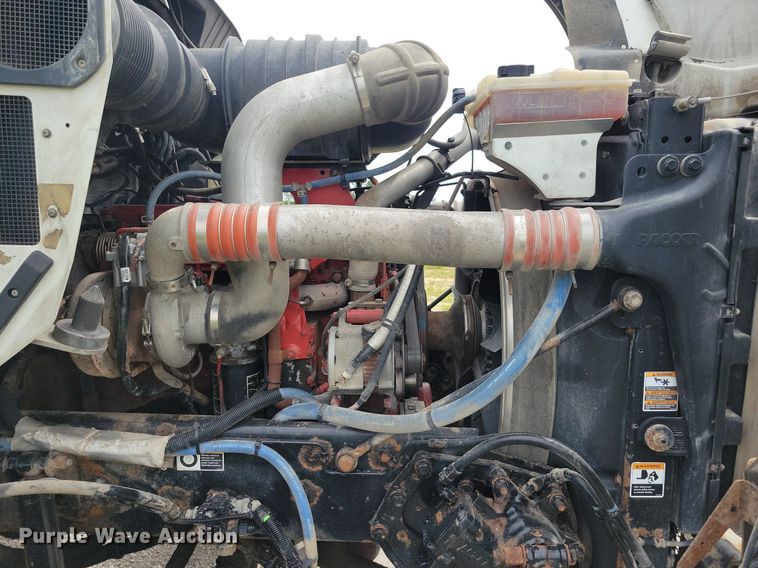 image for item KB9015 2010 Kenworth T800 fuel truck