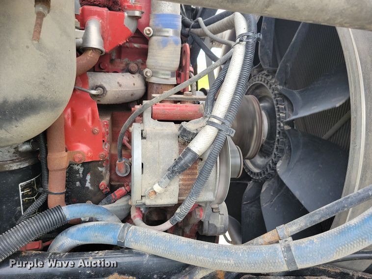 image for item KB9015 2010 Kenworth T800 fuel truck