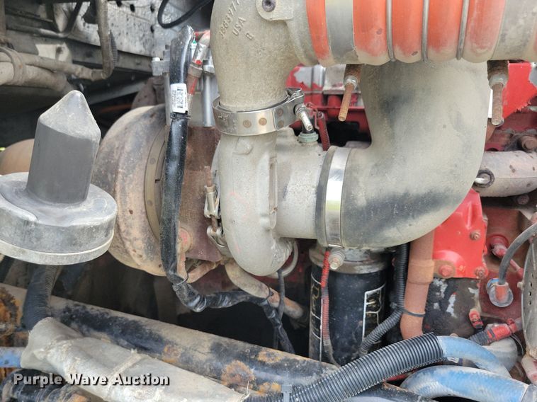 image for item KB9015 2010 Kenworth T800 fuel truck