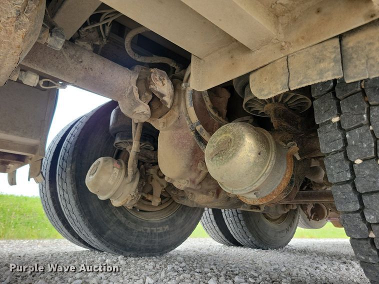 image for item KB9015 2010 Kenworth T800 fuel truck