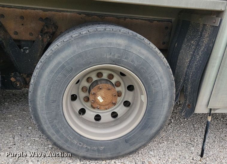 image for item KB9015 2010 Kenworth T800 fuel truck