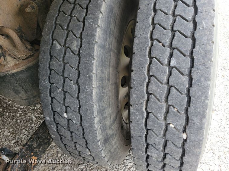 image for item KB9015 2010 Kenworth T800 fuel truck