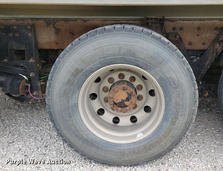 image for item KB9015 2010 Kenworth T800 fuel truck