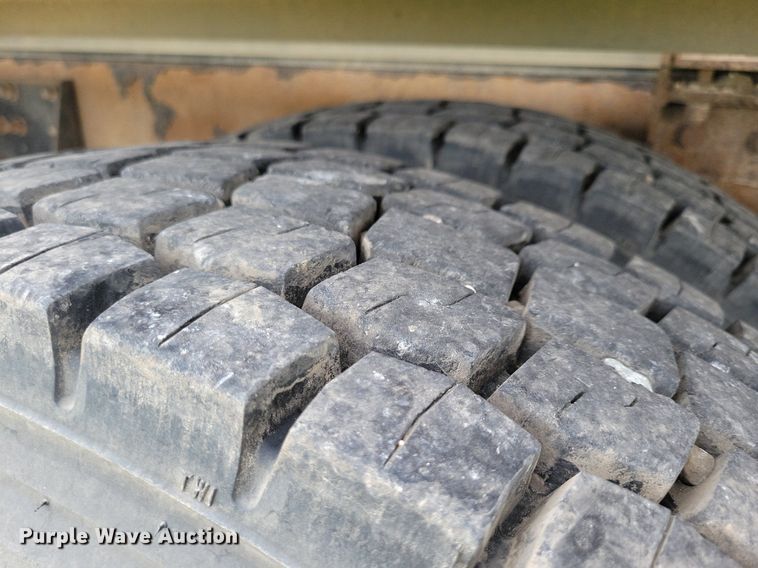 image for item KB9015 2010 Kenworth T800 fuel truck