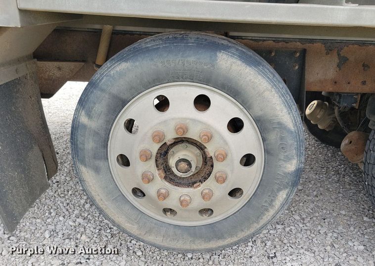 image for item KB9015 2010 Kenworth T800 fuel truck