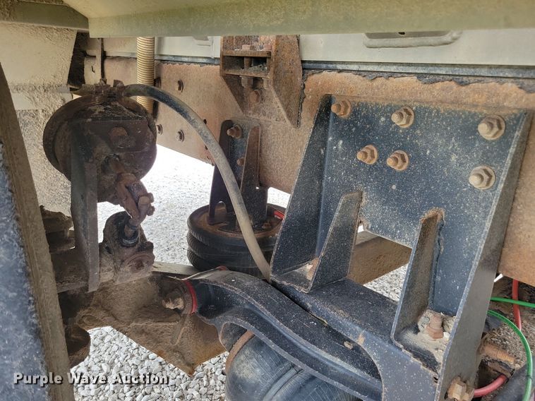 image for item KB9015 2010 Kenworth T800 fuel truck