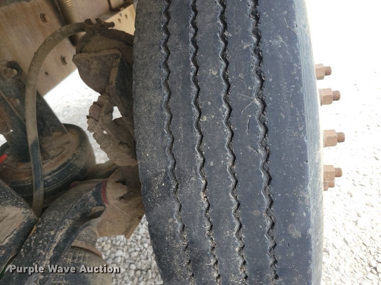 image for item KB9015 2010 Kenworth T800 fuel truck