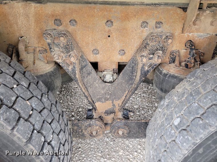 image for item KB9015 2010 Kenworth T800 fuel truck