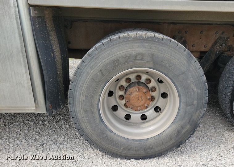 image for item KB9015 2010 Kenworth T800 fuel truck