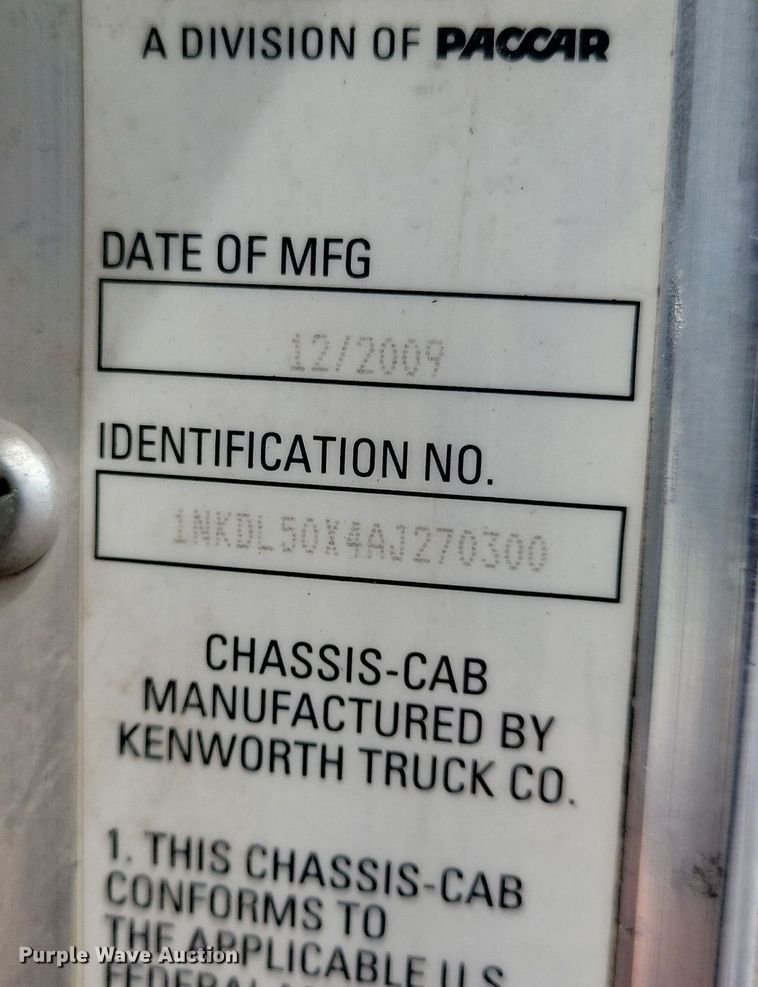 image for item KB9015 2010 Kenworth T800 fuel truck