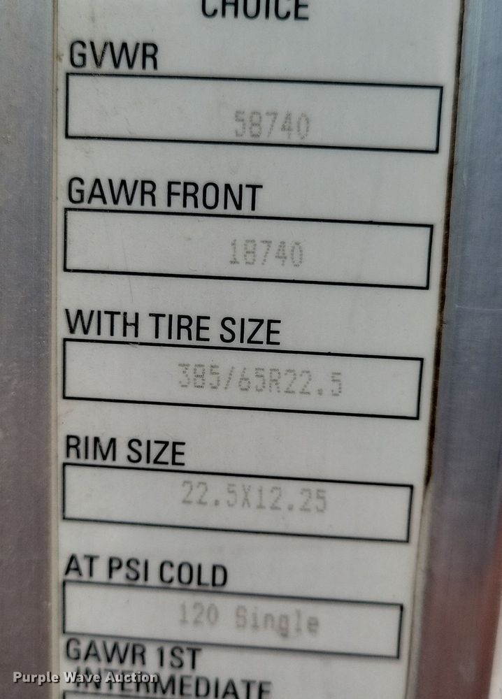 image for item KB9015 2010 Kenworth T800 fuel truck