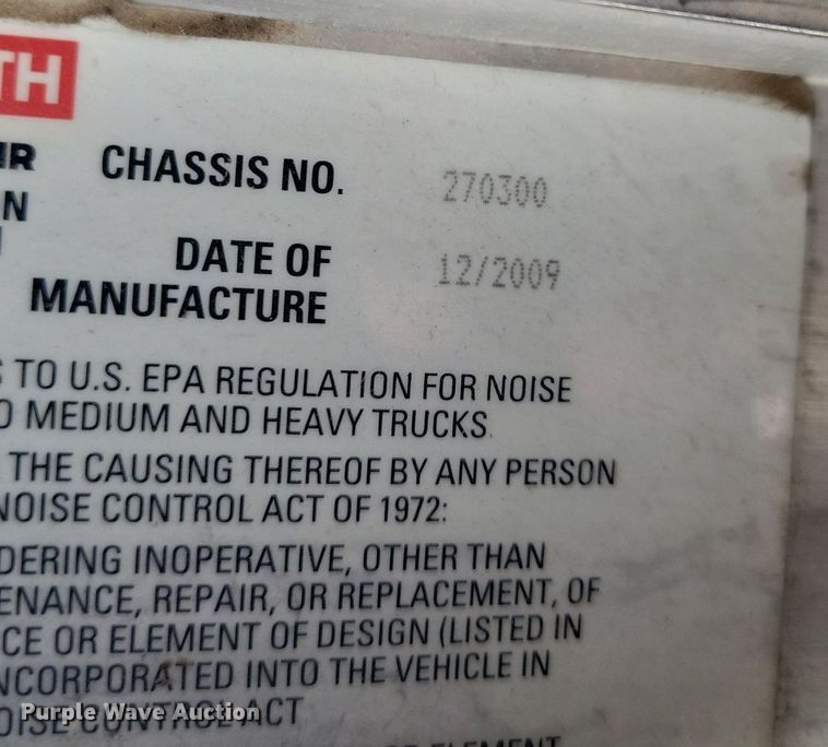 image for item KB9015 2010 Kenworth T800 fuel truck