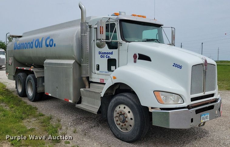 image for item KB9016 2012 Kenworth T440 fuel truck