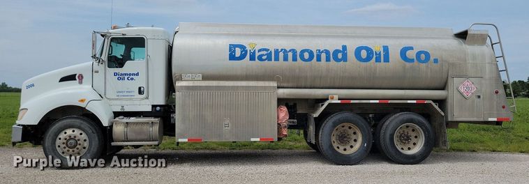 image for item KB9016 2012 Kenworth T440 fuel truck