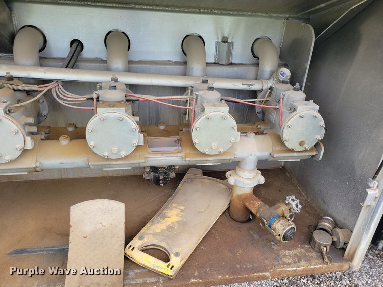 image for item KB9016 2012 Kenworth T440 fuel truck