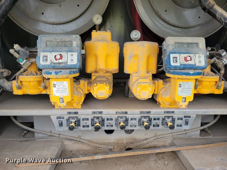 image for item KB9016 2012 Kenworth T440 fuel truck