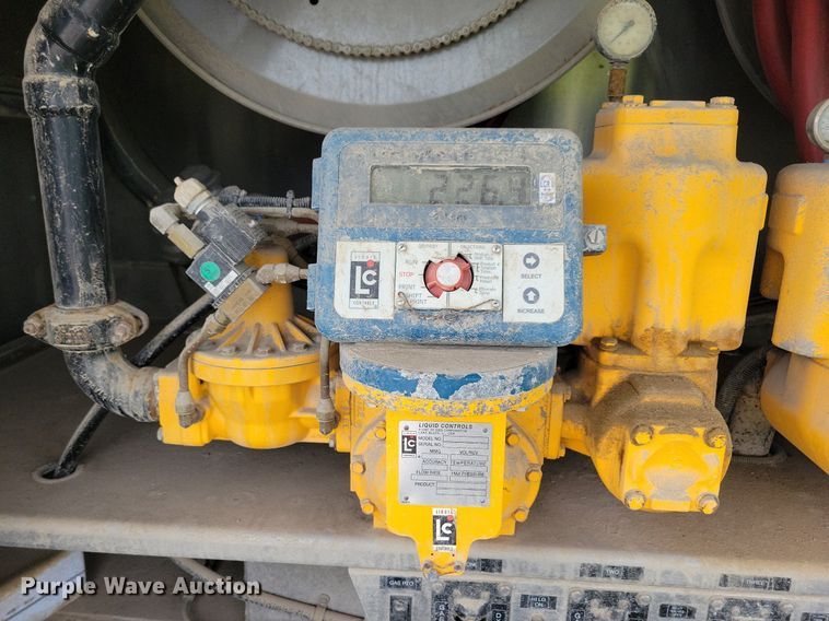 image for item KB9016 2012 Kenworth T440 fuel truck