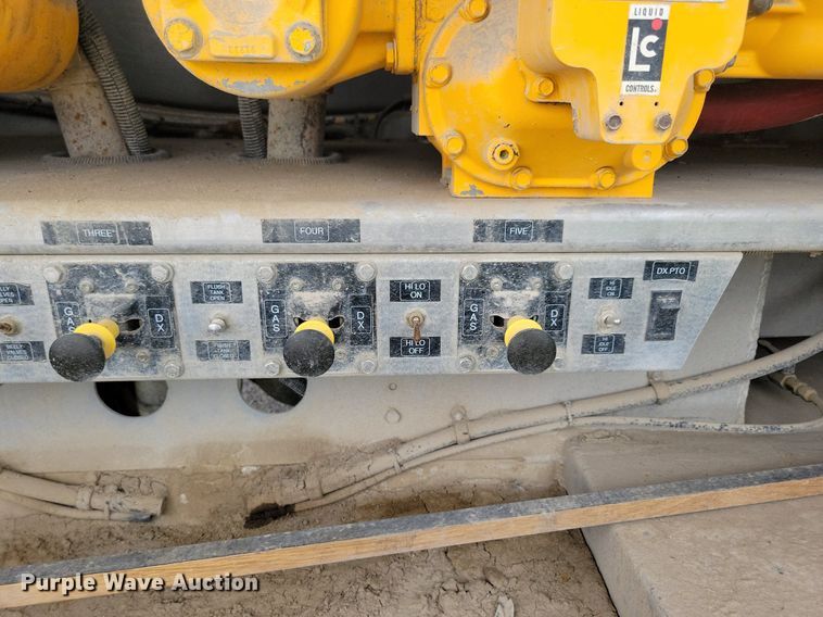 image for item KB9016 2012 Kenworth T440 fuel truck