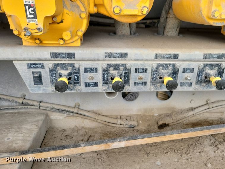 image for item KB9016 2012 Kenworth T440 fuel truck