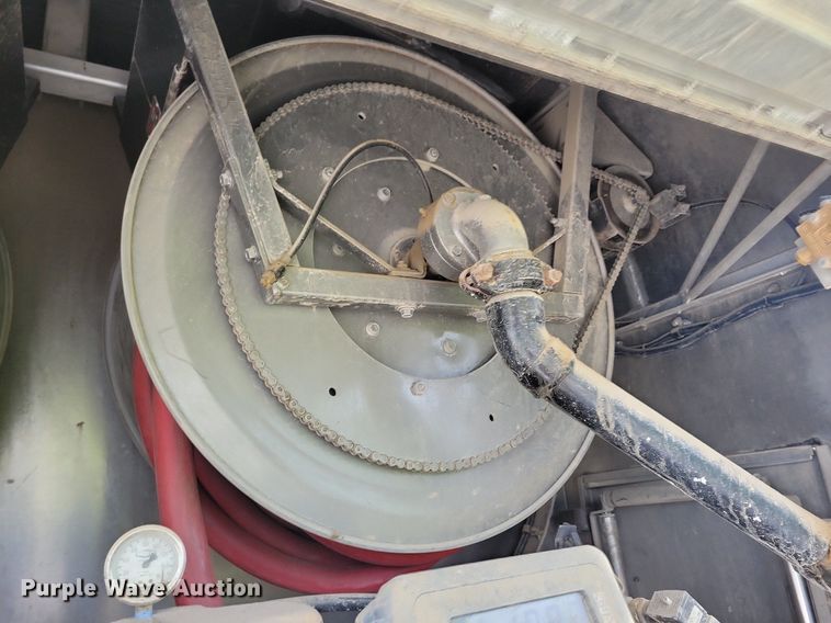 image for item KB9016 2012 Kenworth T440 fuel truck